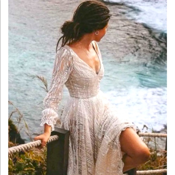 The Galaxy wedding Gown, by Boom Blush. - Picture 3 of 12